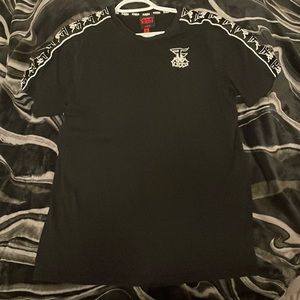 Kappa black T-shirt🔥 L but fit as a M